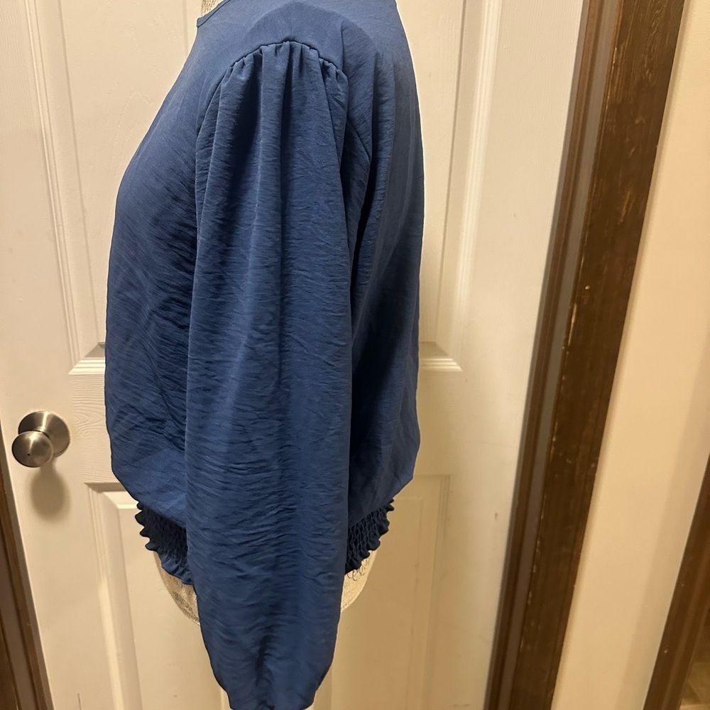 Women's Blue Top - Picture 4 of 5